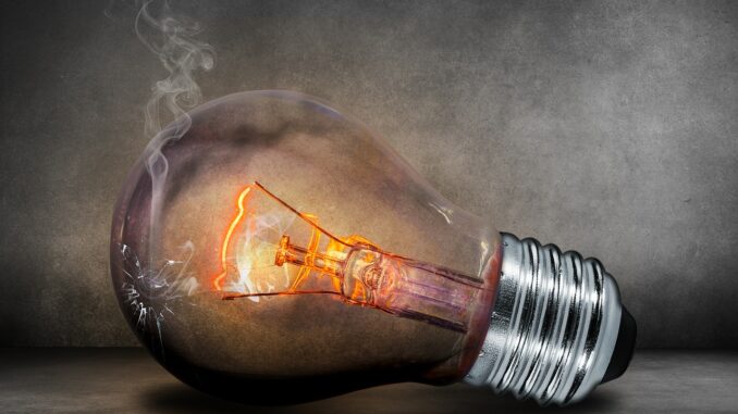 light-bulb-g9916ad04b_1280