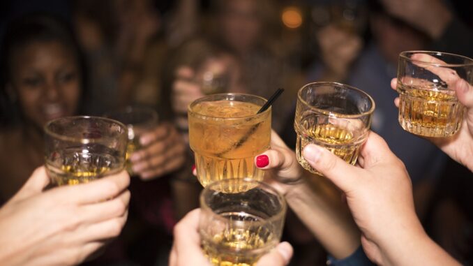 alcohol-g12a9bf735_1280