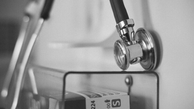 stethoscope-g1fe3f585a_1280