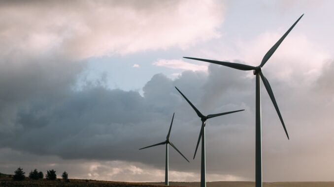windmills-g9e8b81ff7_1280
